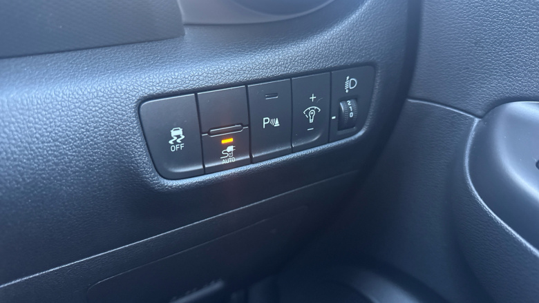 Hyundai KONA 100kW Premium 39kWh 5dr Auto Electric Hatchback